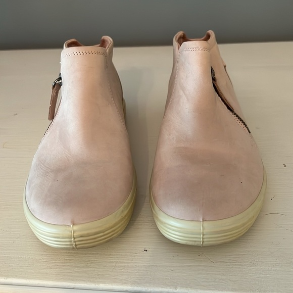 Ecco Soft Danish Rose Dust  Size Zip Nubuck Low Booties Size EU 38 US 8 - Picture 4 of 6